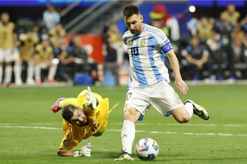 Chiều cao Messi trong mắt người hâm mộ